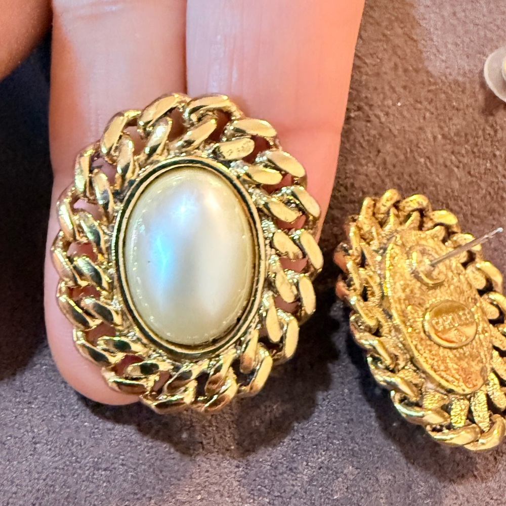 Carolee #10 Vintage Gold and Cream Chain Earrings